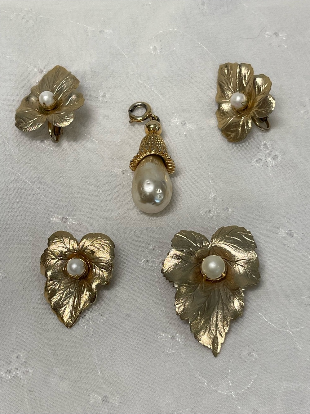 Sarah Coventry Gold-Tone Pearl Jewelry Set Clip-On Earrings, Brooches, & Pendant